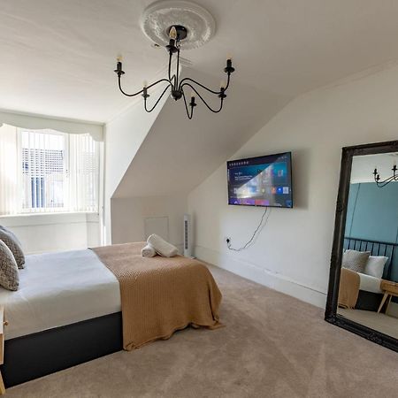Spacious 3 Bedroom Home In Glasgow - Free Parking 外观 照片