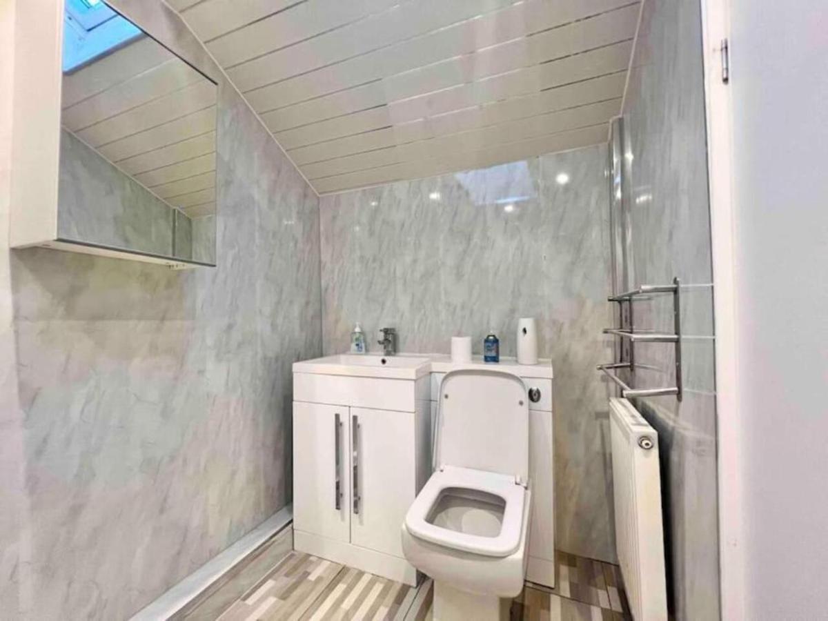 Spacious 3 Bedroom Home In Glasgow - Free Parking 外观 照片