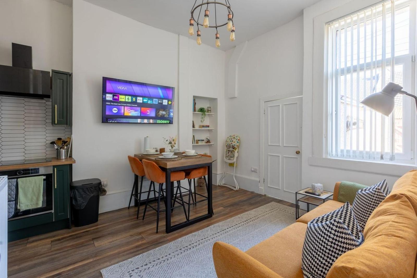 Spacious 3 Bedroom Home In Glasgow - Free Parking 外观 照片