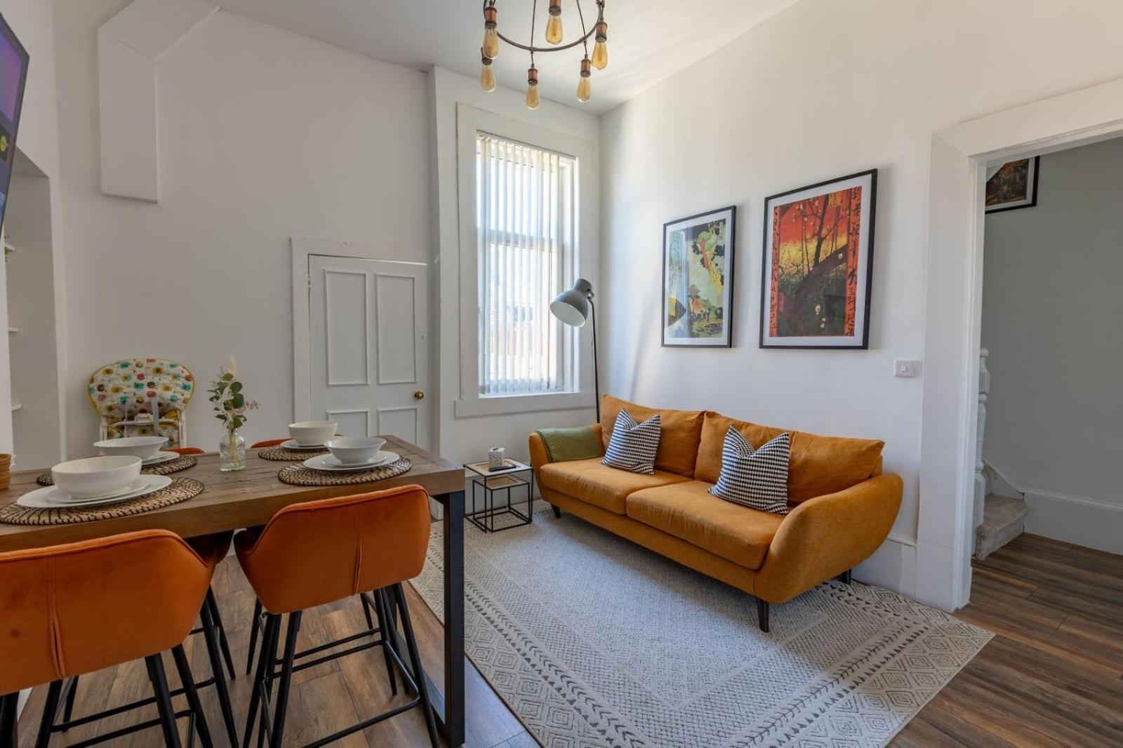 Spacious 3 Bedroom Home In Glasgow - Free Parking 外观 照片