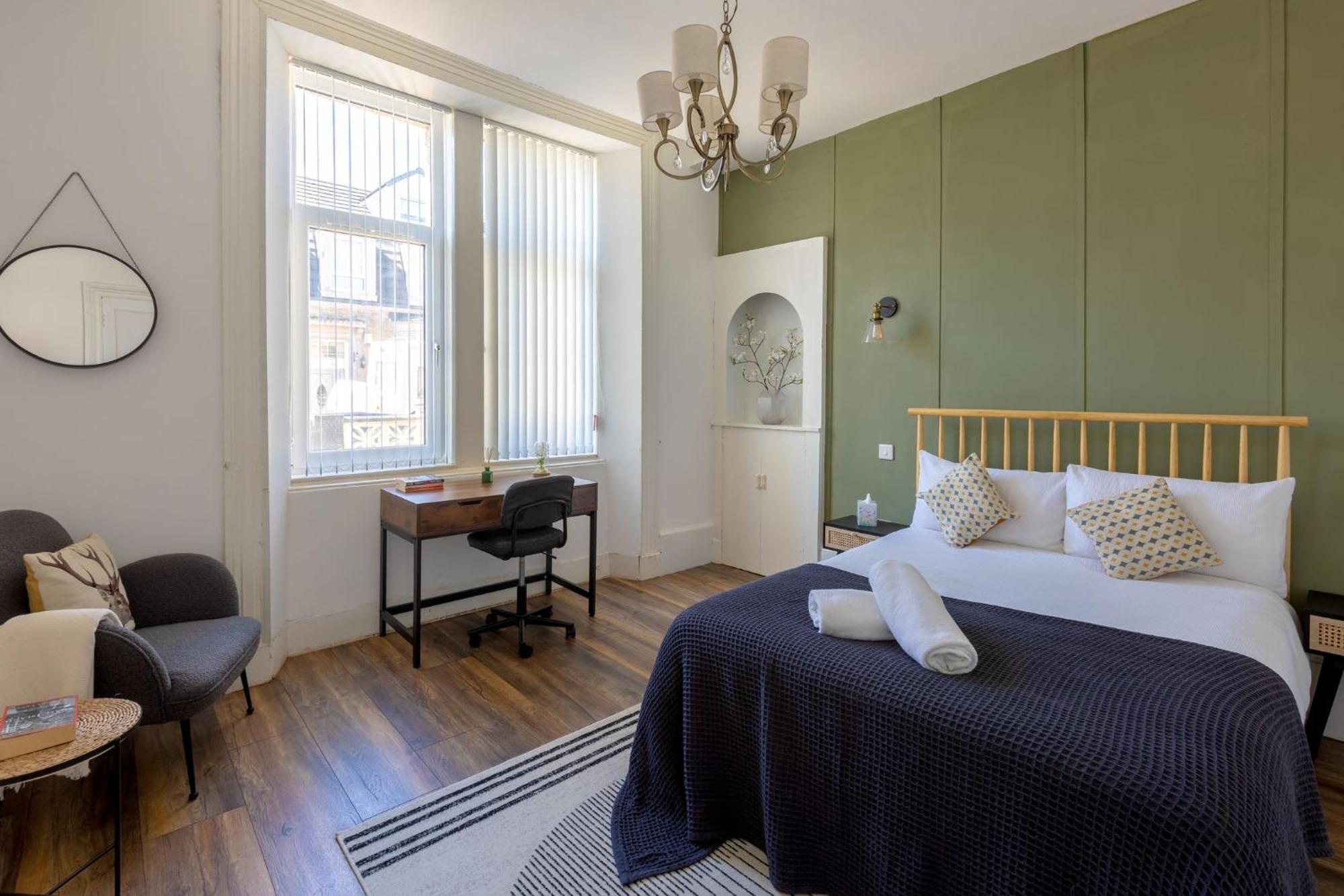 Spacious 3 Bedroom Home In Glasgow - Free Parking 外观 照片